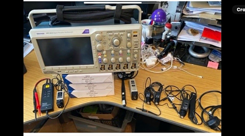 Tektronix dpo3034 digital - tektronix,
